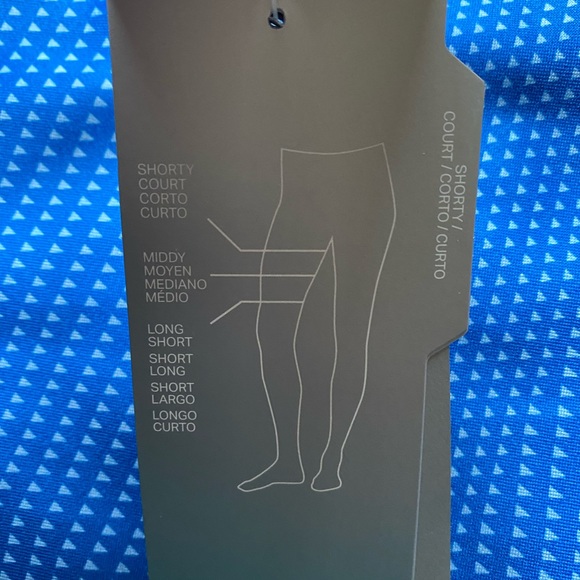 NWT Under Armour shorty compression shorts, size L, blue - Picture 6 of 6